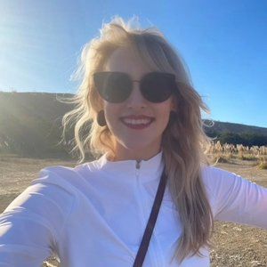 Meet your Posher, Becca